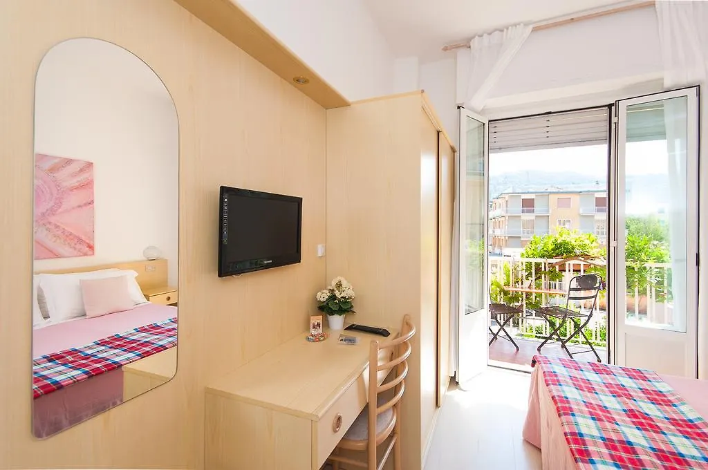 Hotel Giongo Spotorno 3*,  Italien