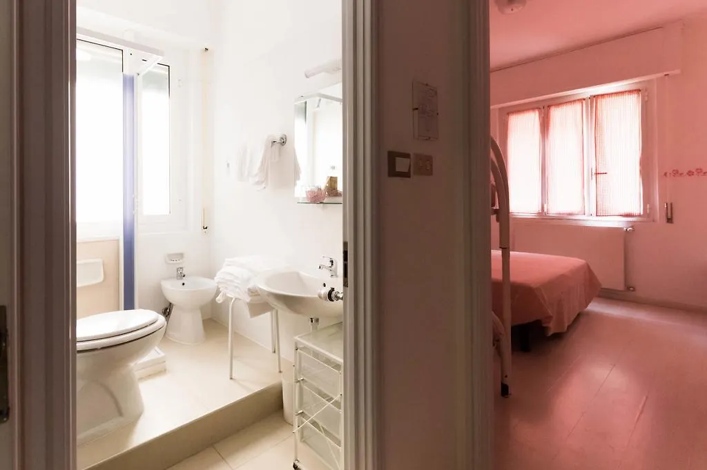 Hotel Giongo Spotorno 3*,